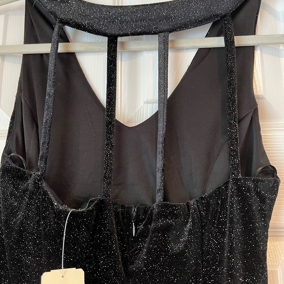 Forever 21 Black/Silver Mini Dress
Size Medium‎ NWT - Picture 5 of 8